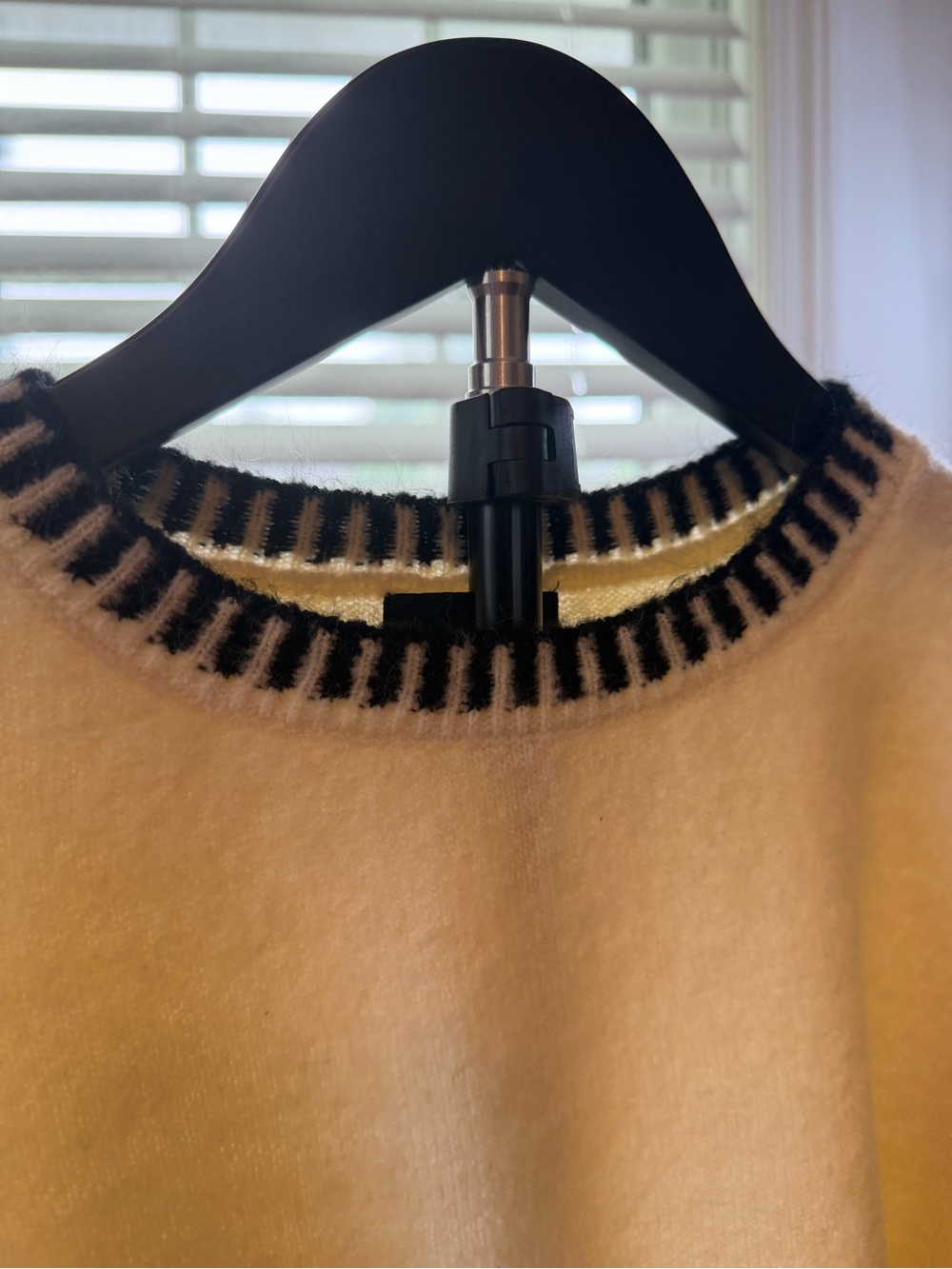 Lumiere Cream Sweater with Black Trim and Ruffled Sleeves Size M - Picture 4 of 6